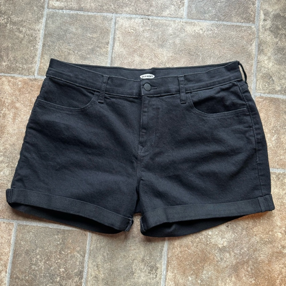 Old Navy Women’s Size 12 Black Shorts